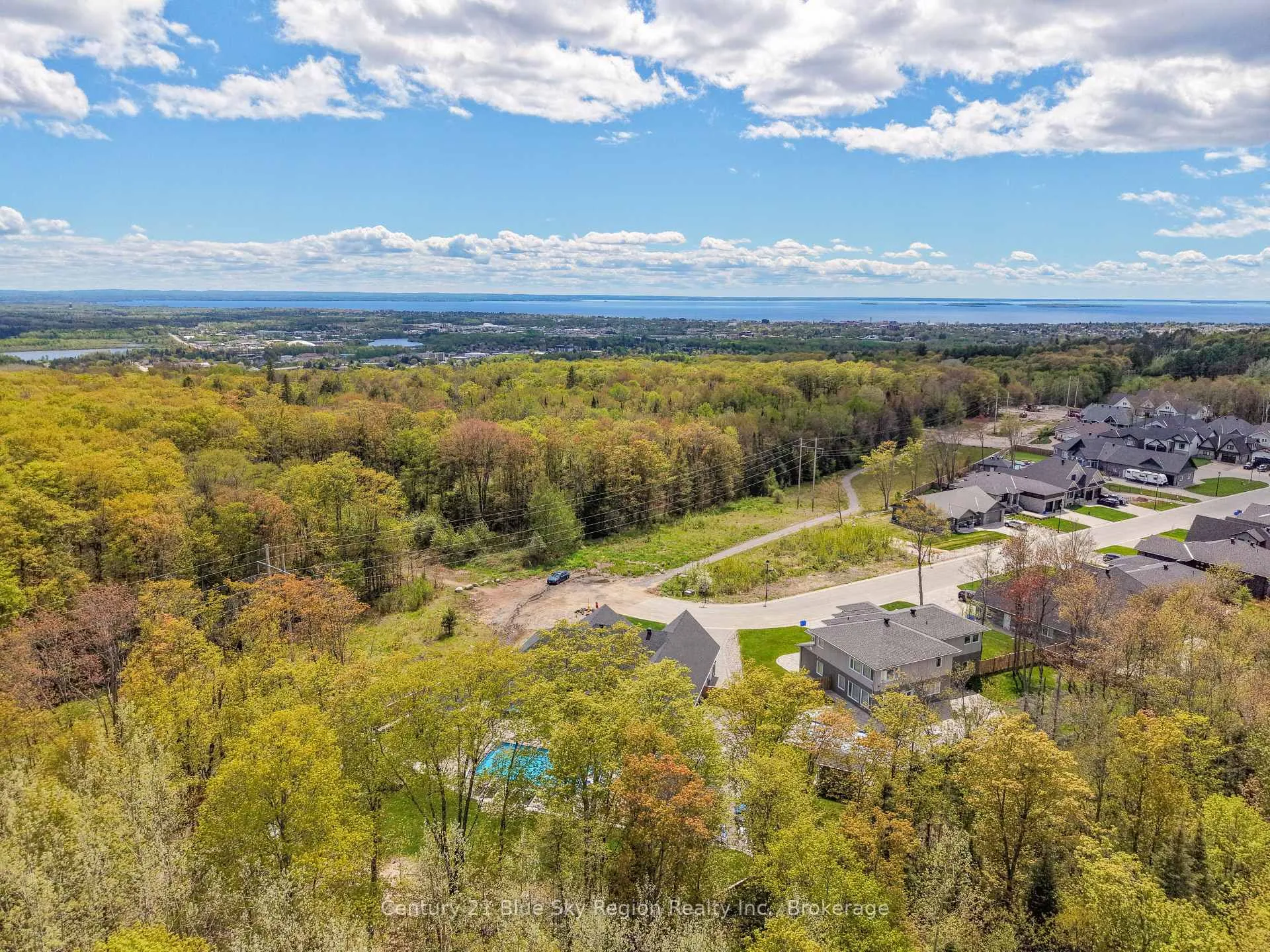 Photo 17 of 54 Grey Stone Avenue, North Bay, Airport — HOMEH