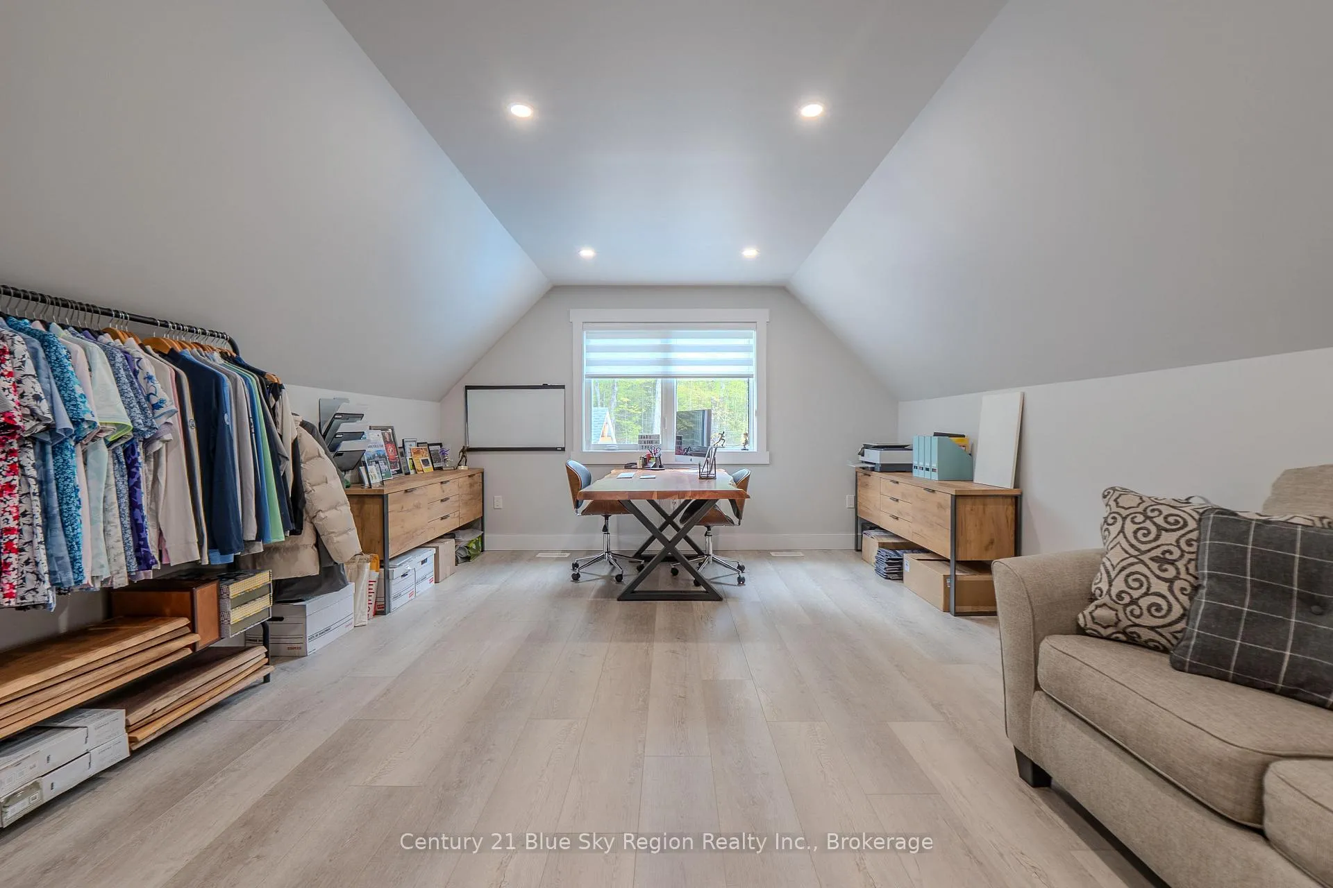 Photo 48 of 54 Grey Stone Avenue, North Bay, Airport — HOMEH
