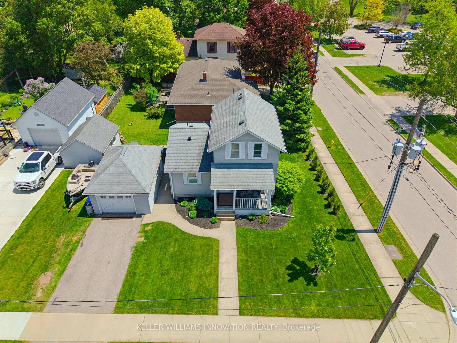 Front of 454 York Avenue N