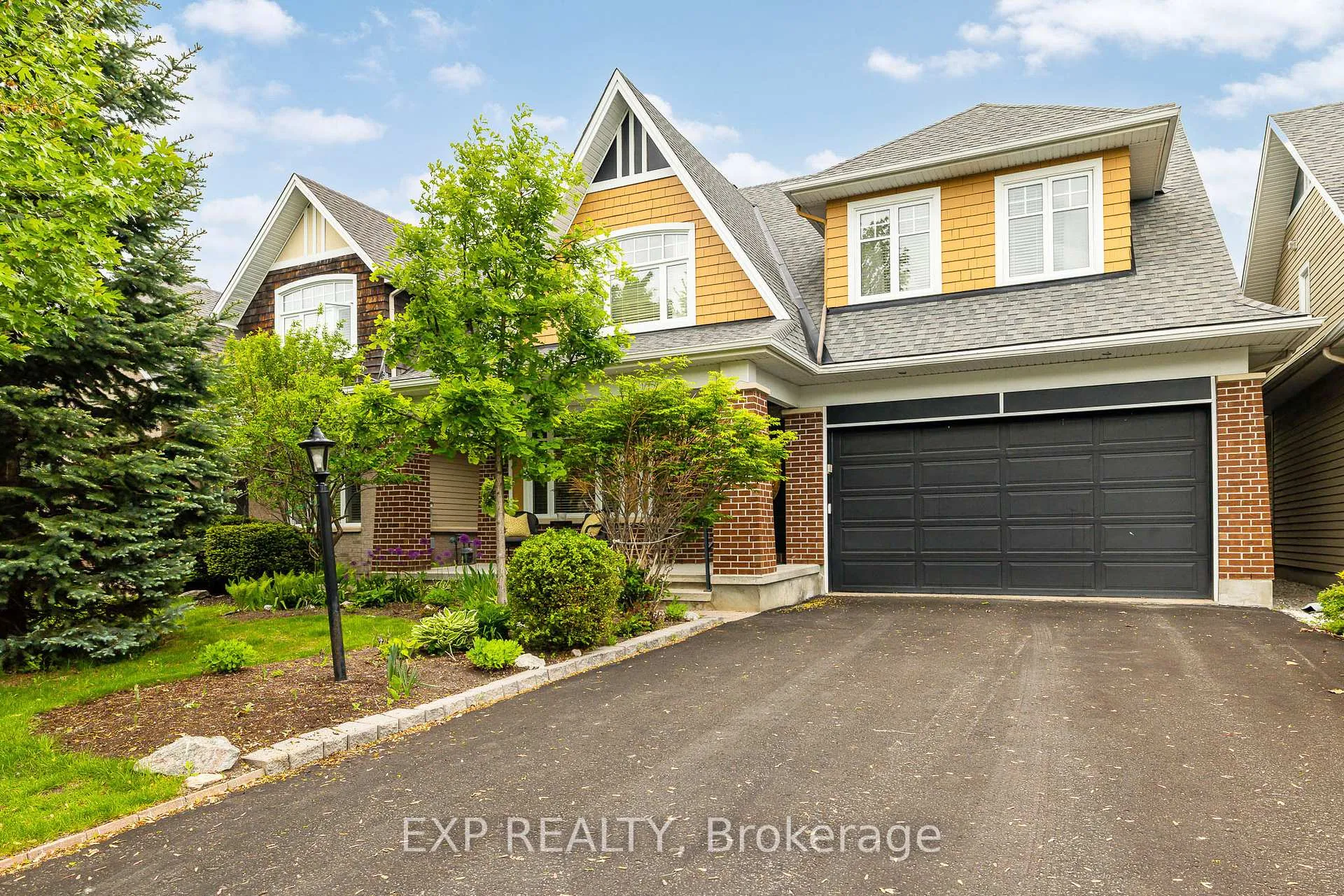 Front of 36 Oakbriar Crescent