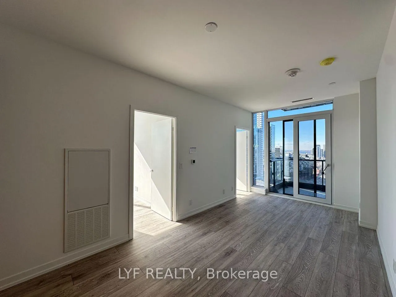 Photo 4 of Unit 2802, 55 Mercer Street, Toronto, Waterfront Communities — HOMEH
