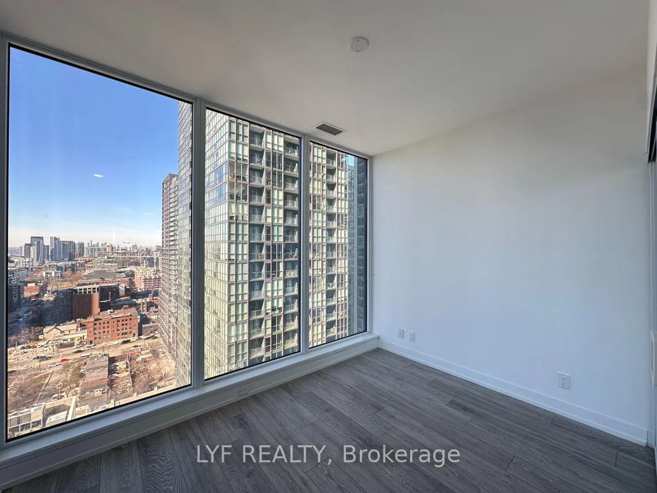 Photo 6 of Unit 2802, 55 Mercer Street, Toronto, Waterfront Communities — HOMEH