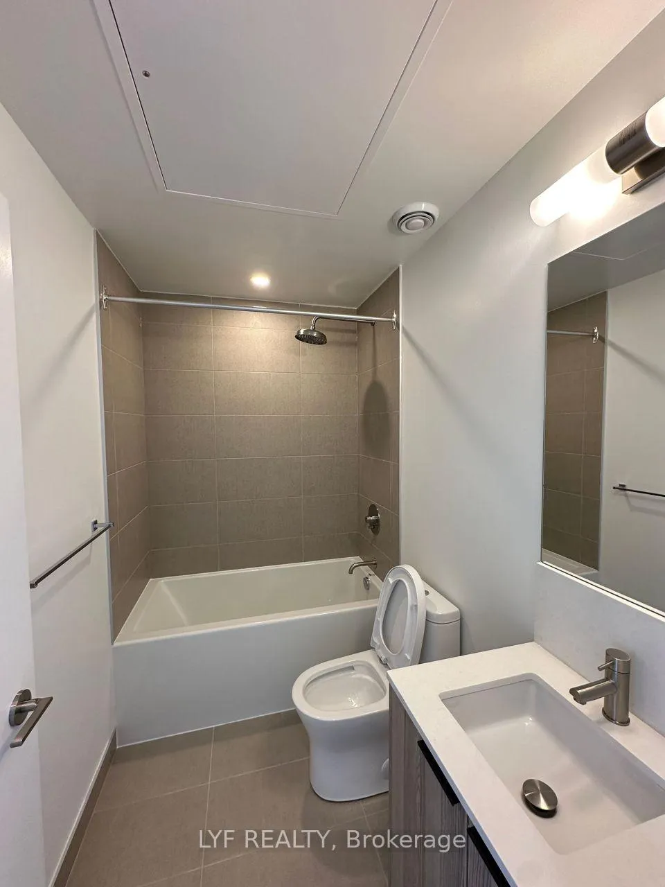 Photo 8 of Unit 2802, 55 Mercer Street, Toronto, Waterfront Communities — HOMEH