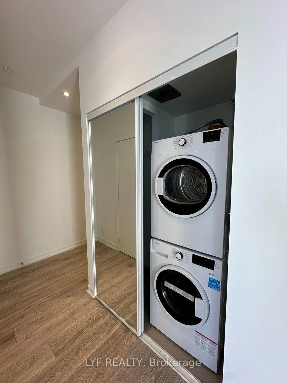 Photo 12 of Unit 2802, 55 Mercer Street, Toronto, Waterfront Communities — HOMEH