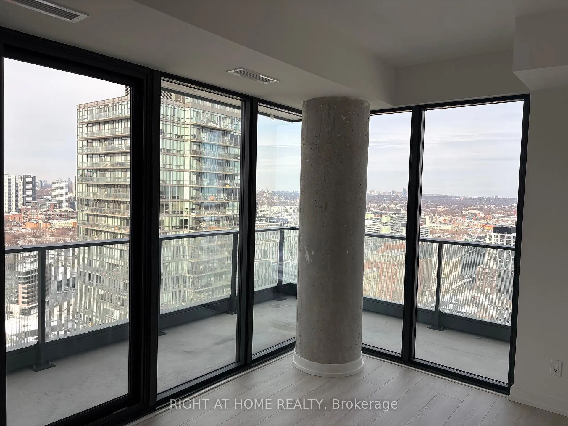 Photo 5 of Unit 2711, 35 Parliament Street E, Toronto, Waterfront Communities — HOMEH