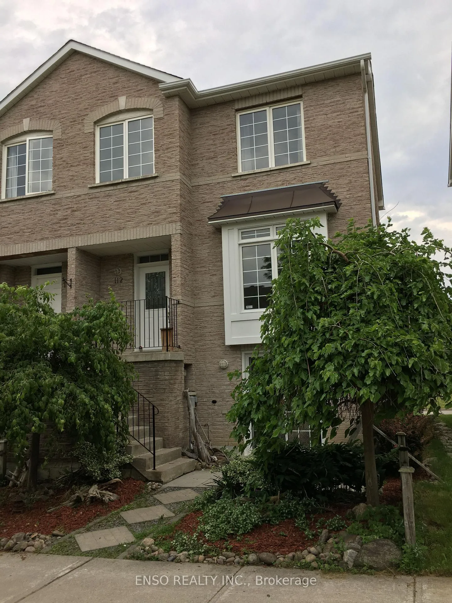 Photo 2 of 112 Sunway Square, Markham, Raymerville — HOMEH