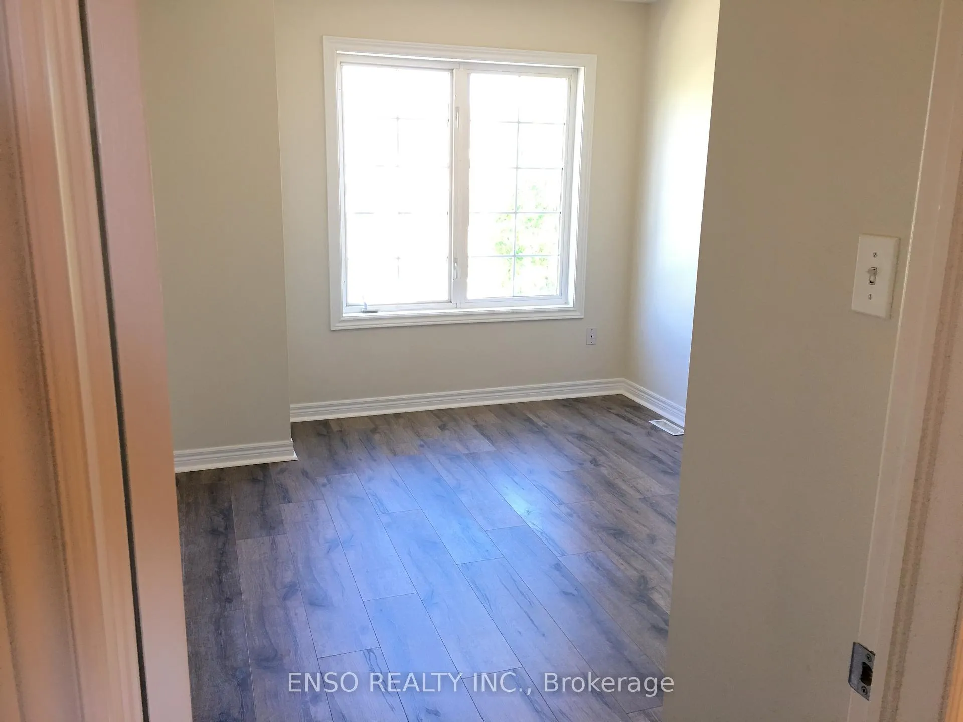 Photo 10 of 112 Sunway Square, Markham, Raymerville — HOMEH