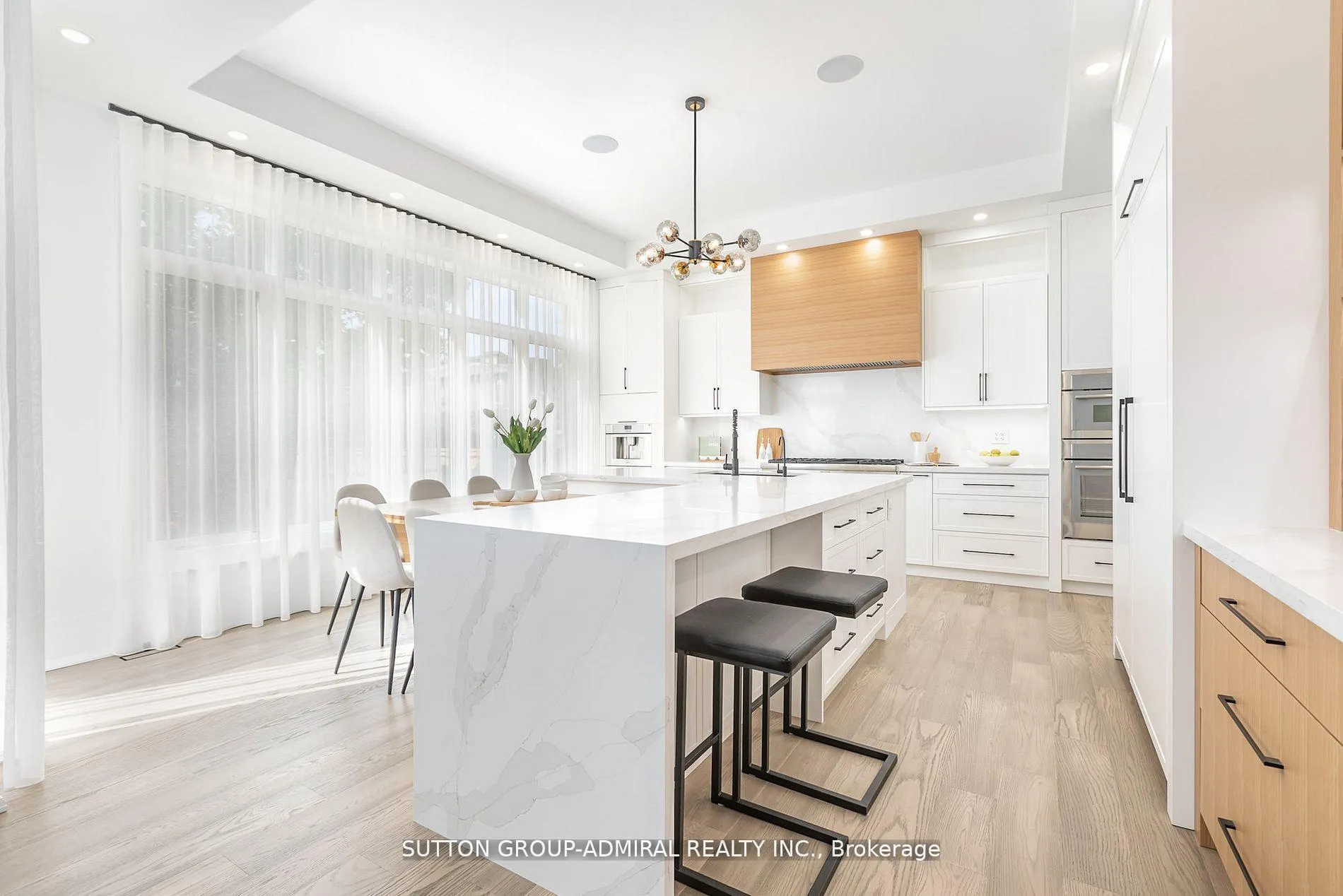 Photo 10 of 125 Regina Avenue, Toronto, Englemount-Lawrence — HOMEH