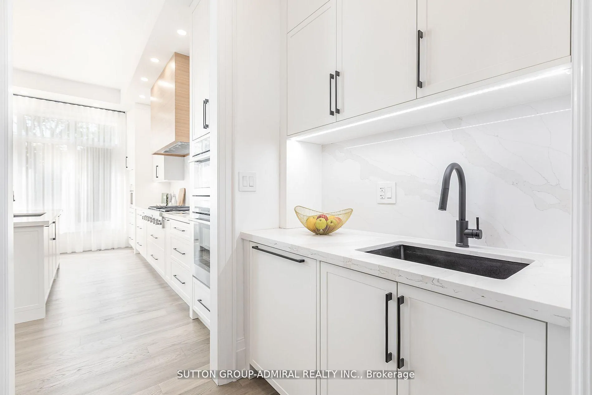 Photo 12 of 125 Regina Avenue, Toronto, Englemount-Lawrence — HOMEH