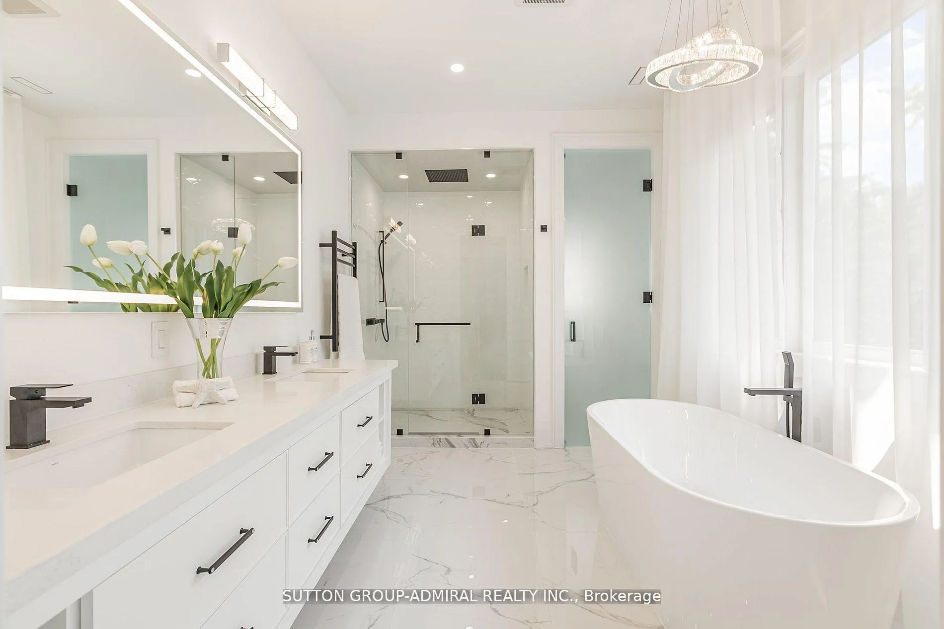 Photo 18 of 125 Regina Avenue, Toronto, Englemount-Lawrence — HOMEH