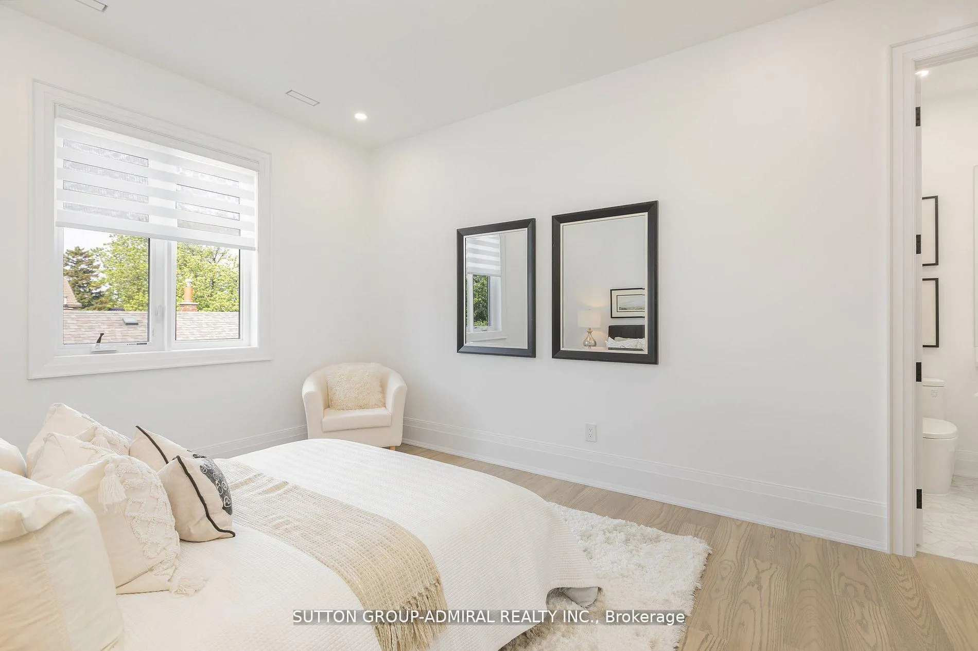 Photo 20 of 125 Regina Avenue, Toronto, Englemount-Lawrence — HOMEH