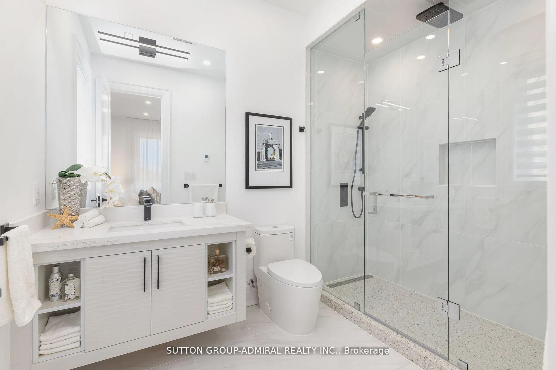 Photo 22 of 125 Regina Avenue, Toronto, Englemount-Lawrence — HOMEH