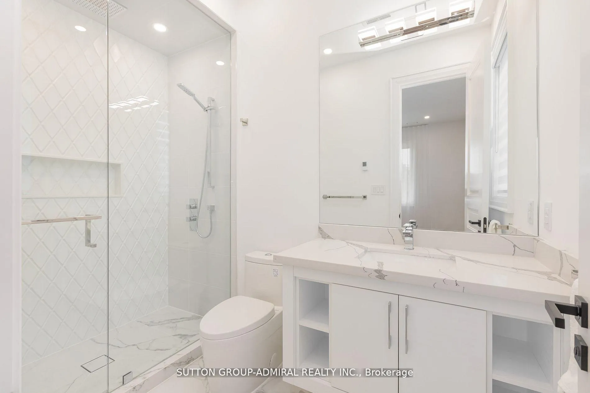 Photo 23 of 125 Regina Avenue, Toronto, Englemount-Lawrence — HOMEH