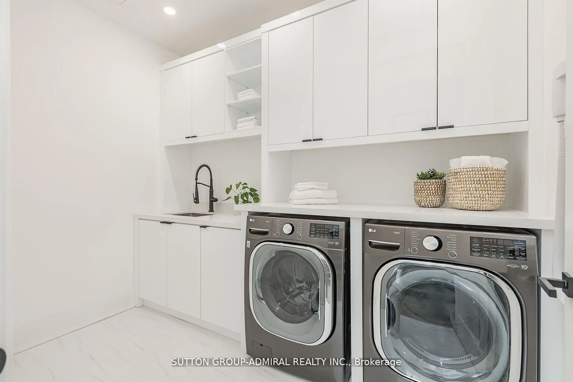 Photo 26 of 125 Regina Avenue, Toronto, Englemount-Lawrence — HOMEH