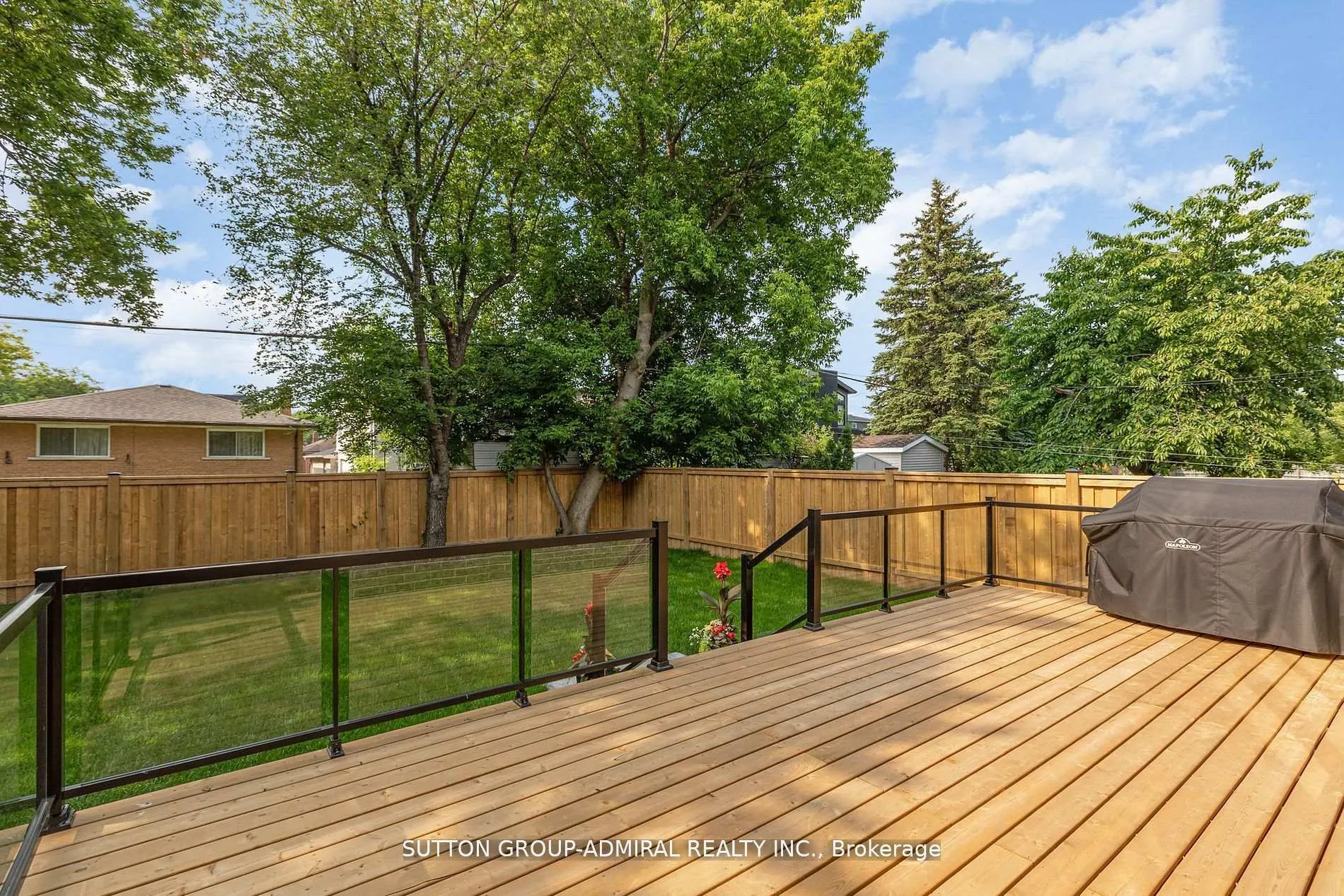 Photo 33 of 125 Regina Avenue, Toronto, Englemount-Lawrence — HOMEH