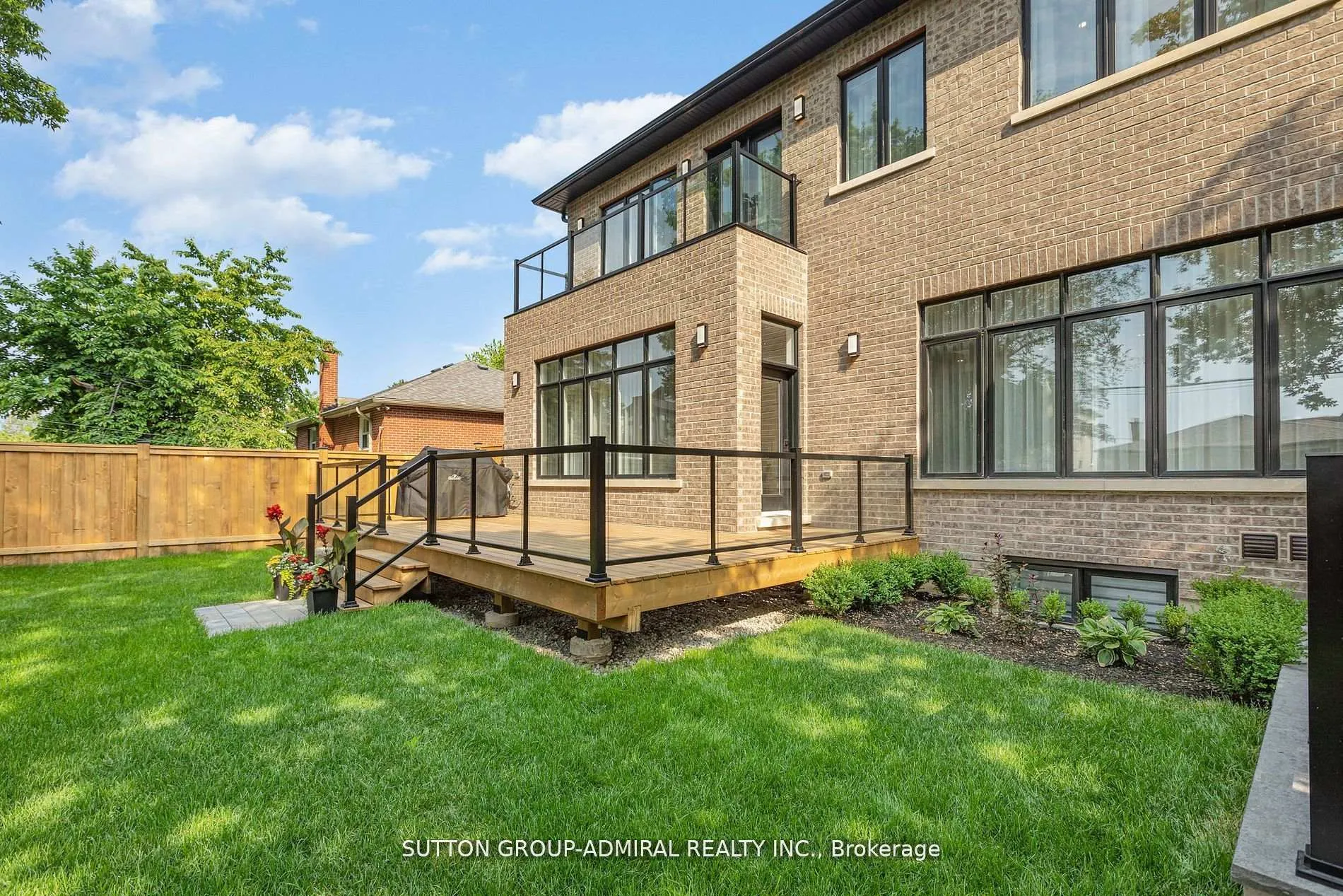 Photo 34 of 125 Regina Avenue, Toronto, Englemount-Lawrence — HOMEH