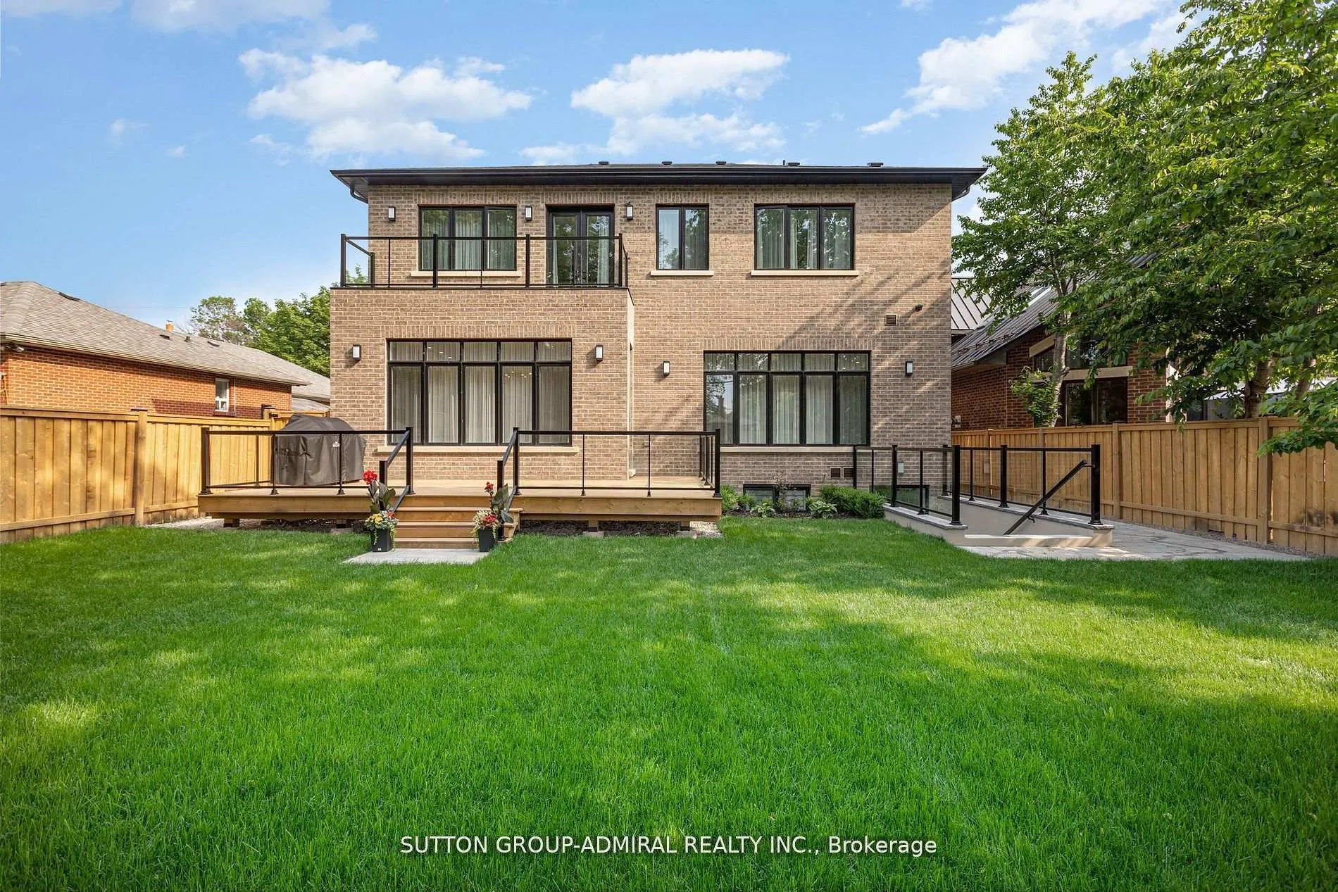 Photo 35 of 125 Regina Avenue, Toronto, Englemount-Lawrence — HOMEH