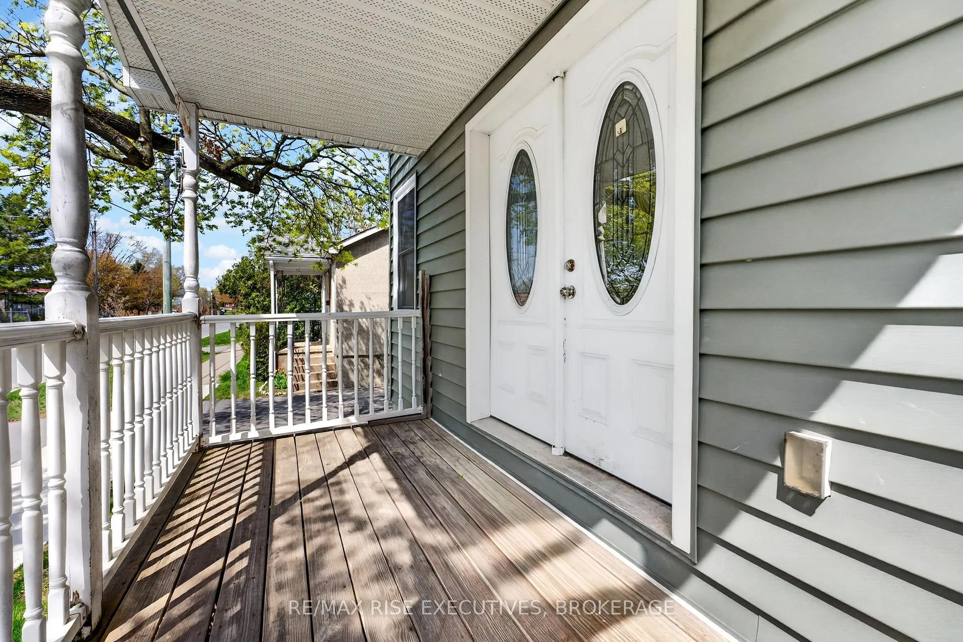 Photo 3 of 29 Seventh Avenue, Kingston, East of Sir John A. Blvd — HOMEH