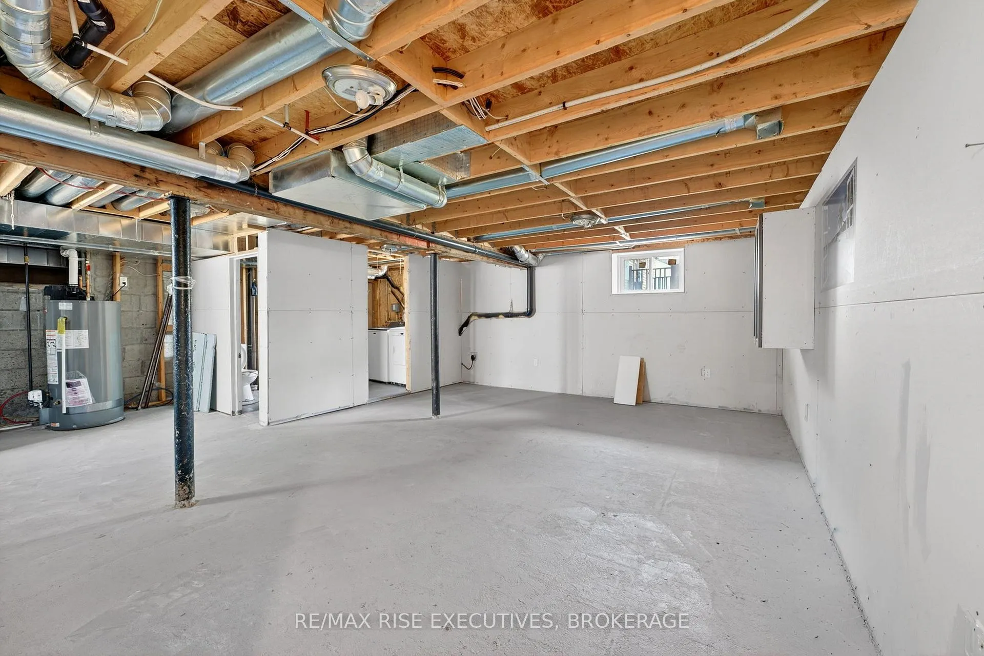 Photo 29 of 29 Seventh Avenue, Kingston, East of Sir John A. Blvd — HOMEH