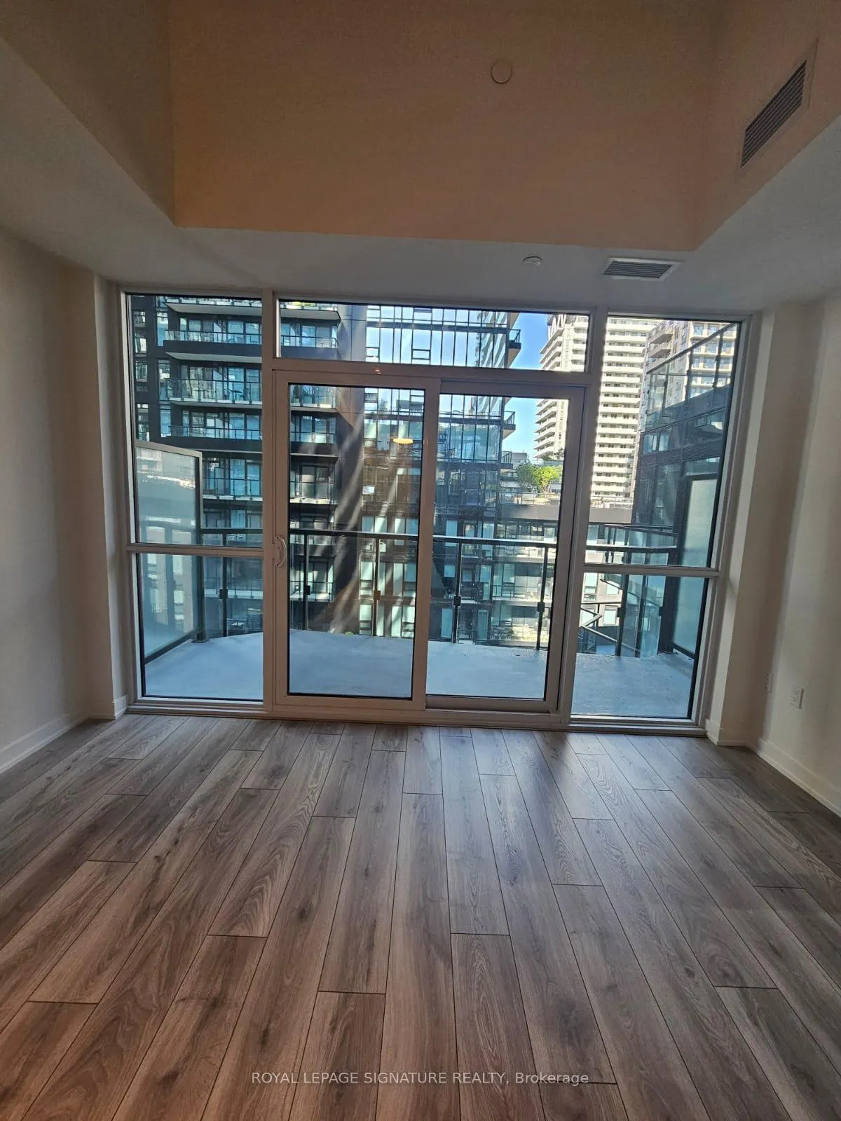 Photo 9 of Unit 609, 110 Broadway Avenue, Toronto, Mount Pleasant West — HOMEH
