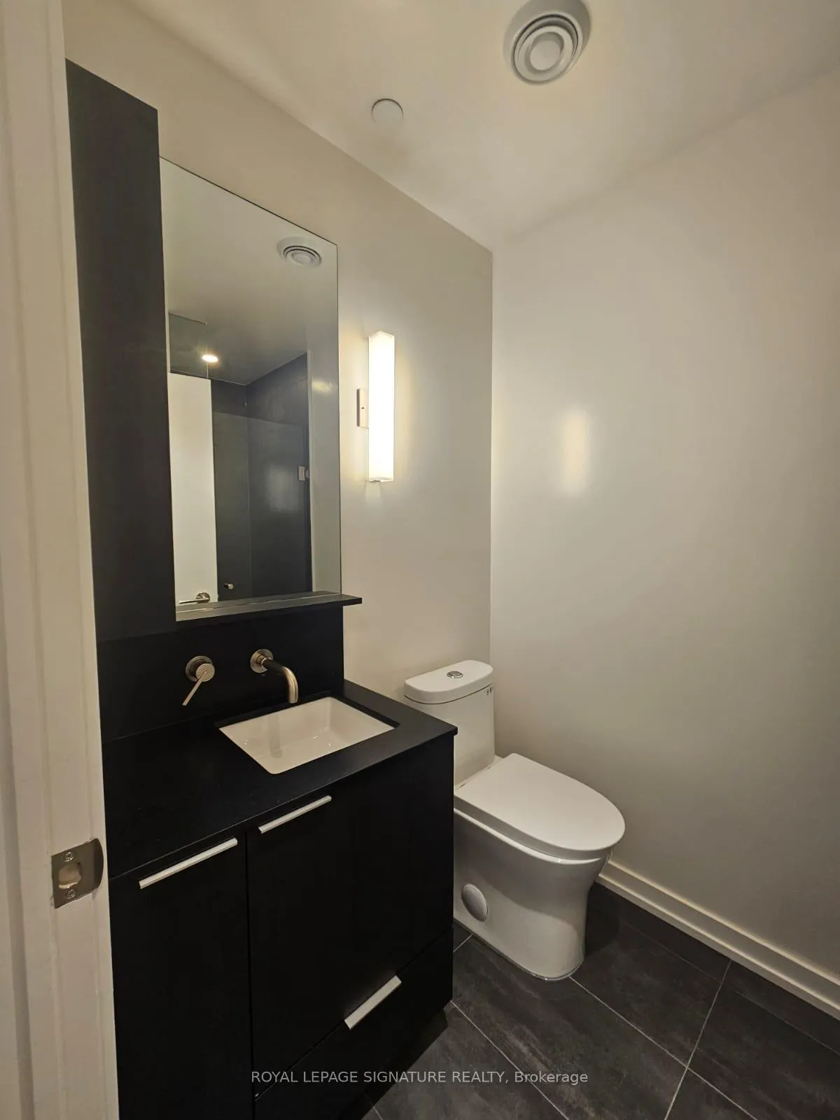 Photo 14 of Unit 609, 110 Broadway Avenue, Toronto, Mount Pleasant West — HOMEH