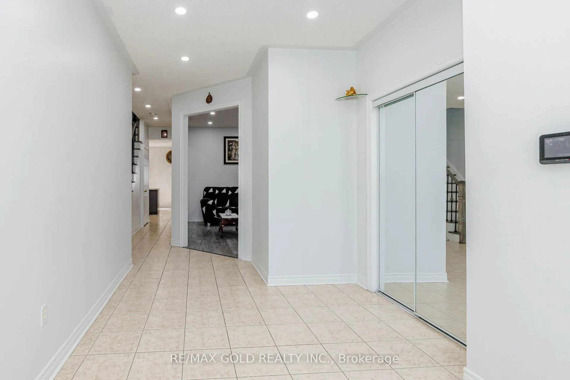 Photo 3 of Unit Upper Level only, 93 Footbridge Crescent, Brampton, Sandringham-Wellington — HOMEH