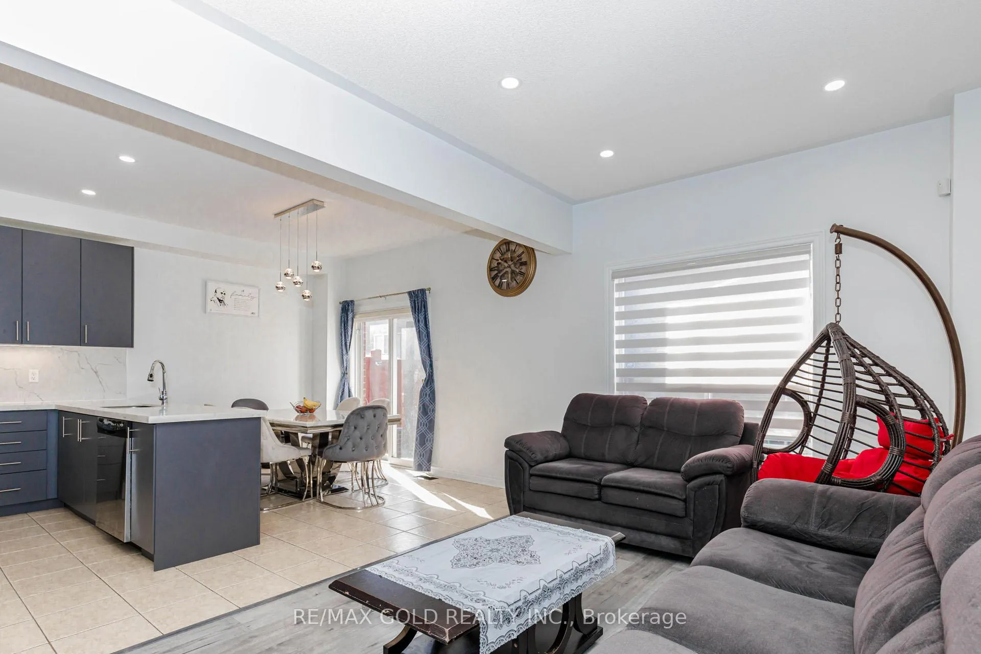 Photo 8 of Unit Upper Level only, 93 Footbridge Crescent, Brampton, Sandringham-Wellington — HOMEH