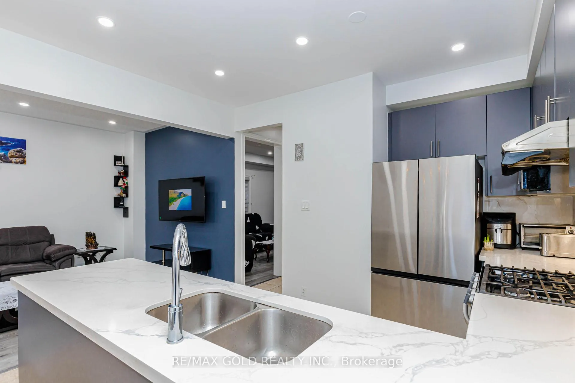 Photo 9 of Unit Upper Level only, 93 Footbridge Crescent, Brampton, Sandringham-Wellington — HOMEH