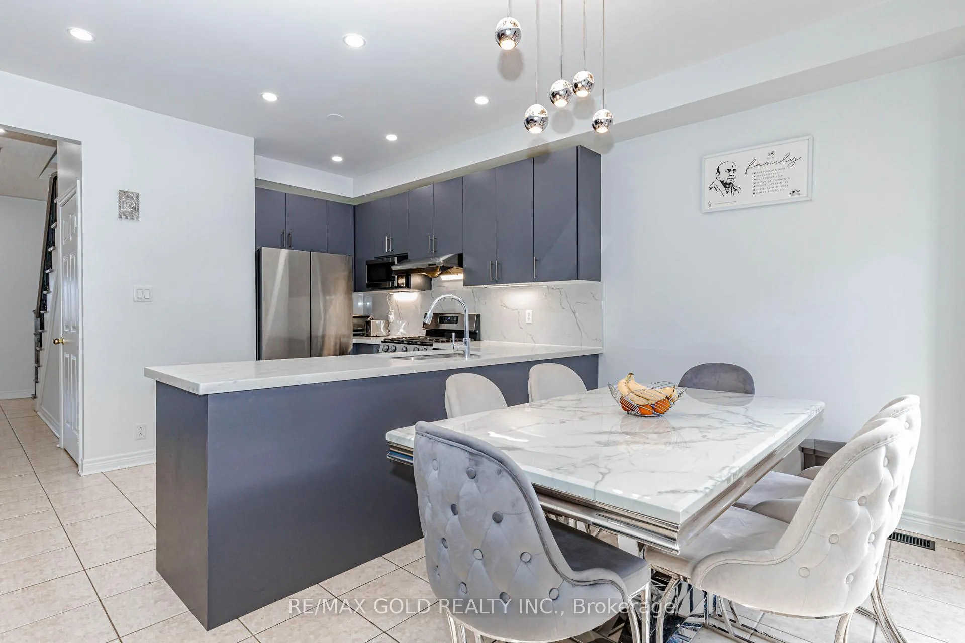 Photo 10 of Unit Upper Level only, 93 Footbridge Crescent, Brampton, Sandringham-Wellington — HOMEH