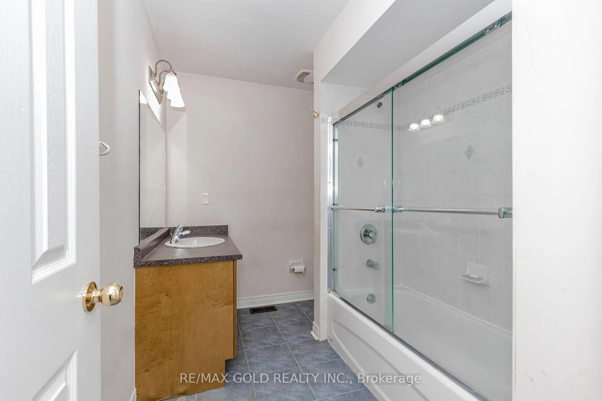 Photo 21 of Unit Upper Level only, 93 Footbridge Crescent, Brampton, Sandringham-Wellington — HOMEH