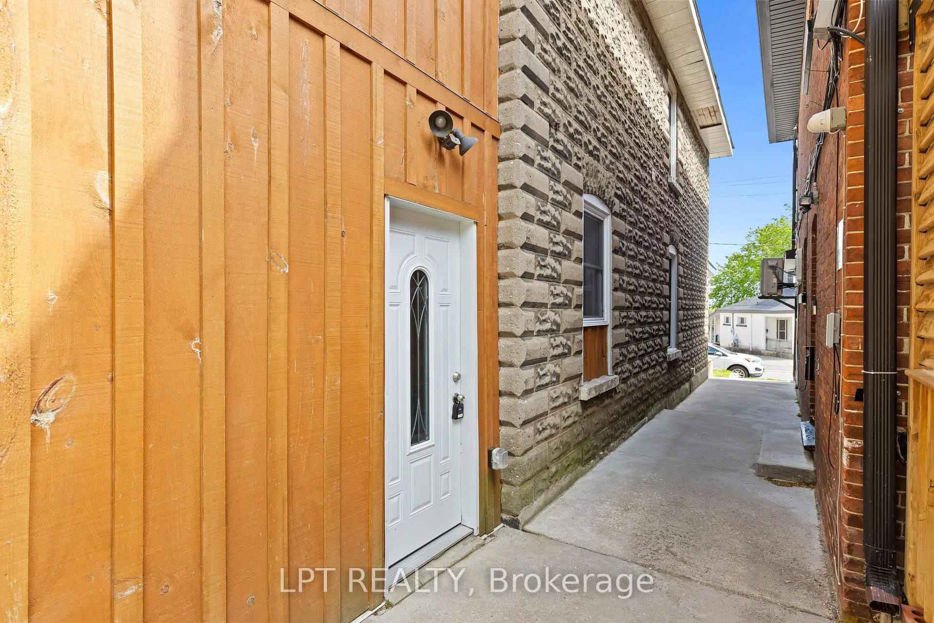Photo 15 of 58 Nottawasaga Street, Orillia — HOMEH