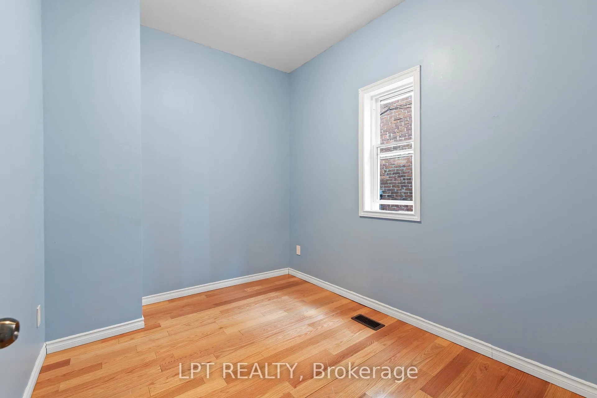 Photo 21 of 58 Nottawasaga Street, Orillia — HOMEH