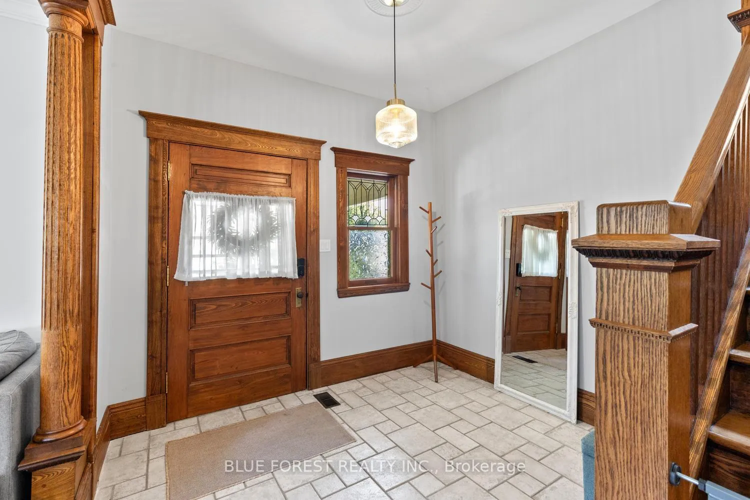 Photo 5 of 46 Gladstone Avenue, St. Thomas — HOMEH