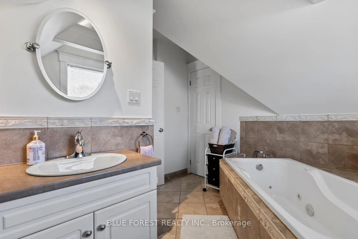 Photo 36 of 46 Gladstone Avenue, St. Thomas — HOMEH