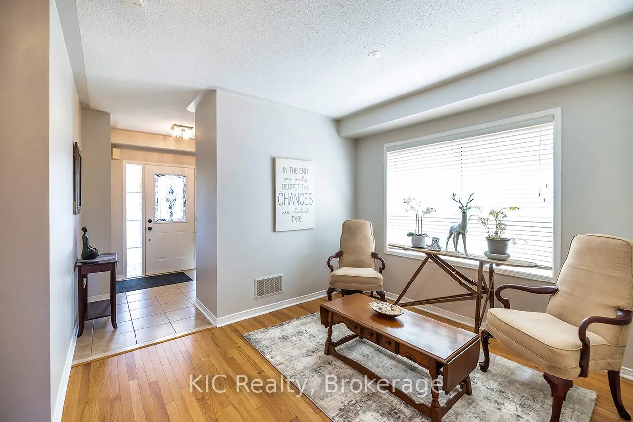 Photo 6 of 40 Puttingedge Drive, Whitby, Rolling Acres — HOMEH
