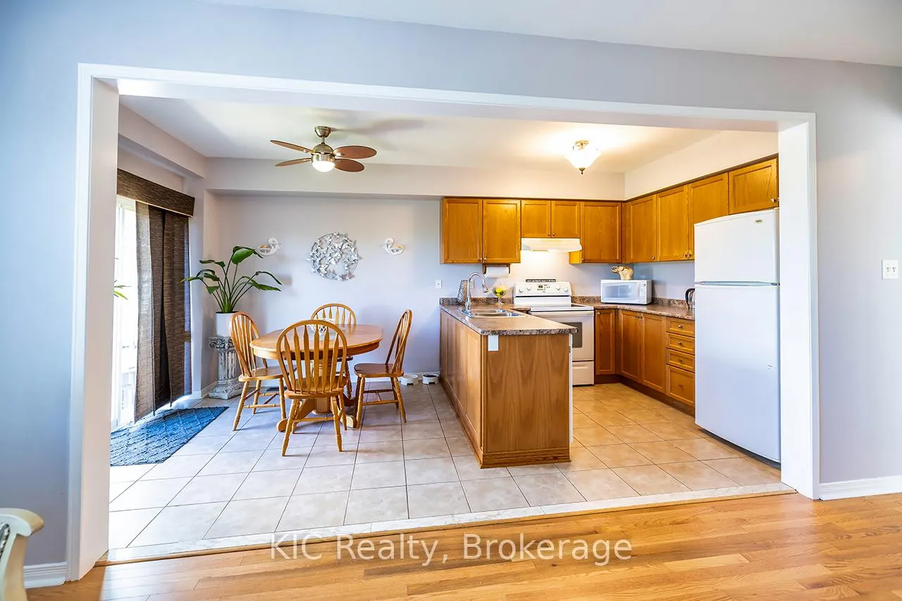 Photo 15 of 40 Puttingedge Drive, Whitby, Rolling Acres — HOMEH