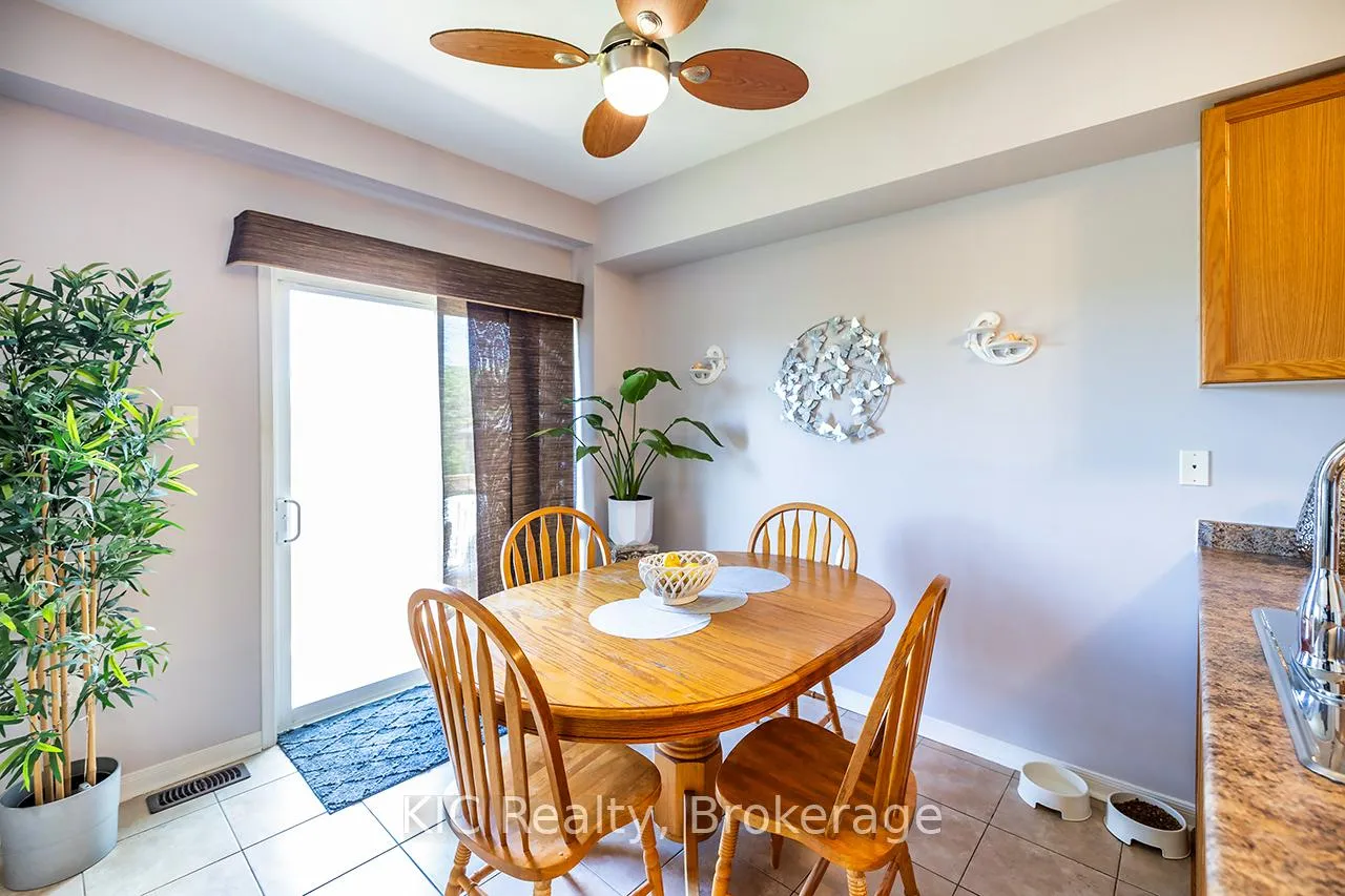 Photo 18 of 40 Puttingedge Drive, Whitby, Rolling Acres — HOMEH
