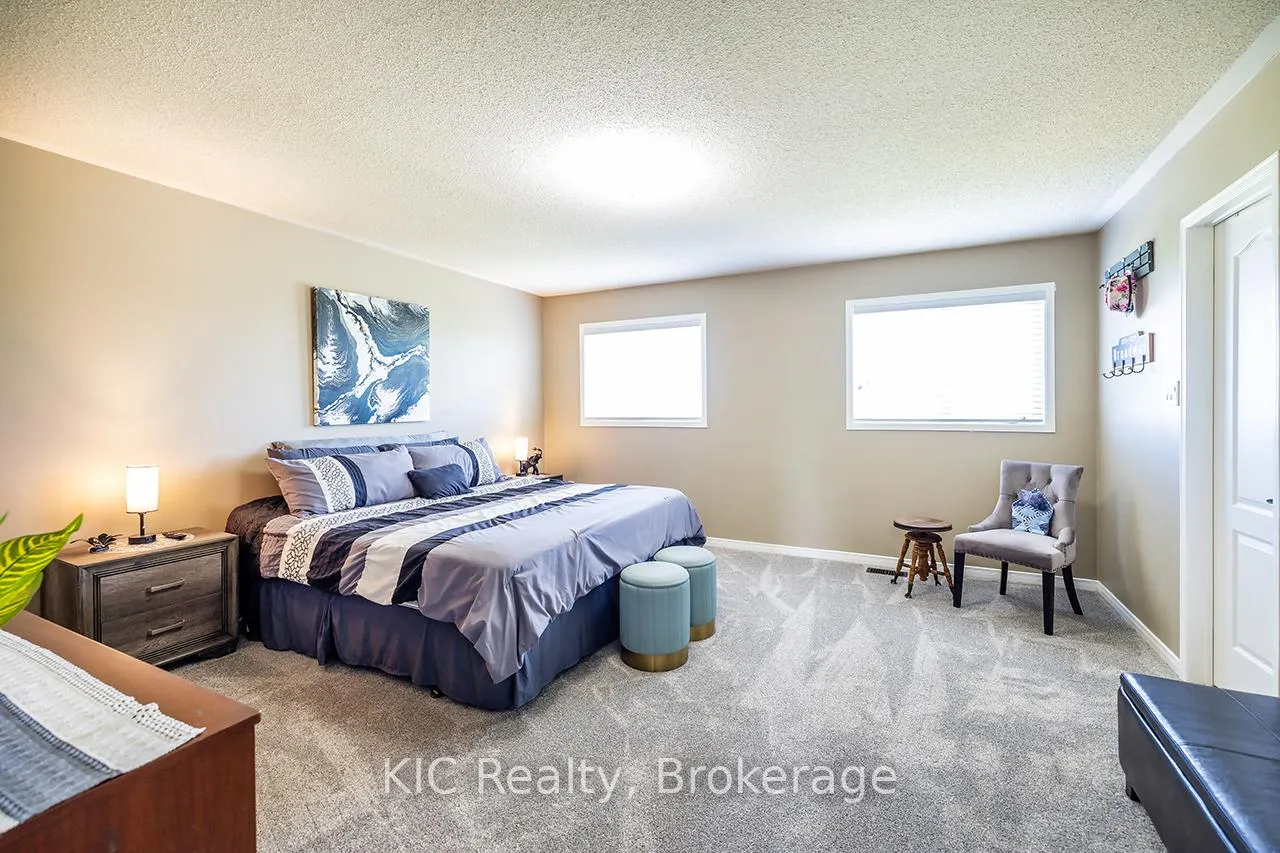 Photo 21 of 40 Puttingedge Drive, Whitby, Rolling Acres — HOMEH