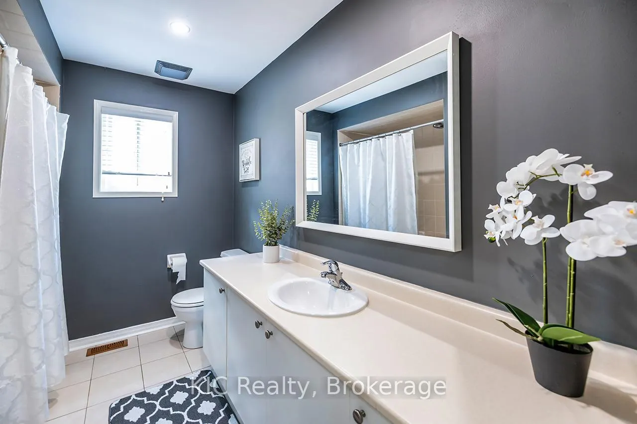 Photo 30 of 40 Puttingedge Drive, Whitby, Rolling Acres — HOMEH