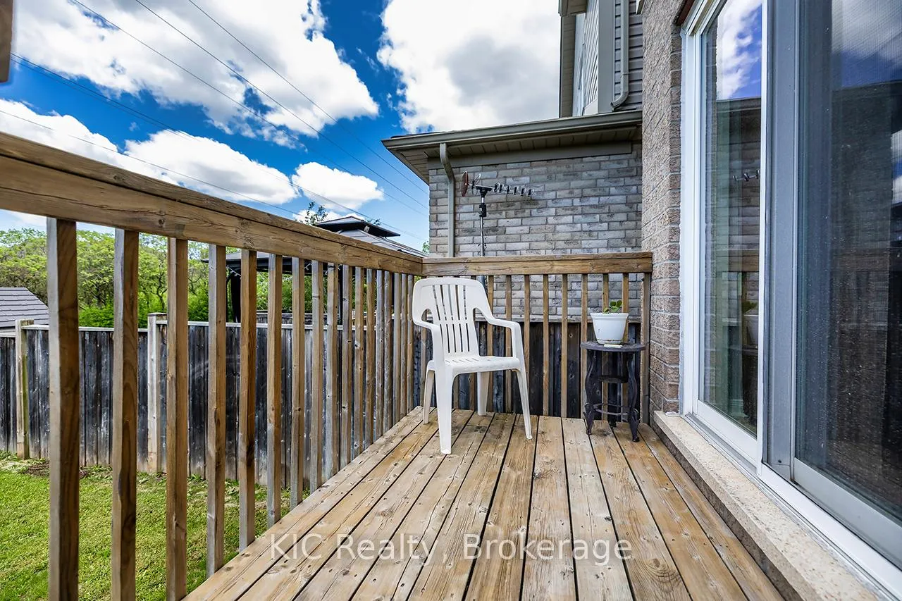Photo 32 of 40 Puttingedge Drive, Whitby, Rolling Acres — HOMEH