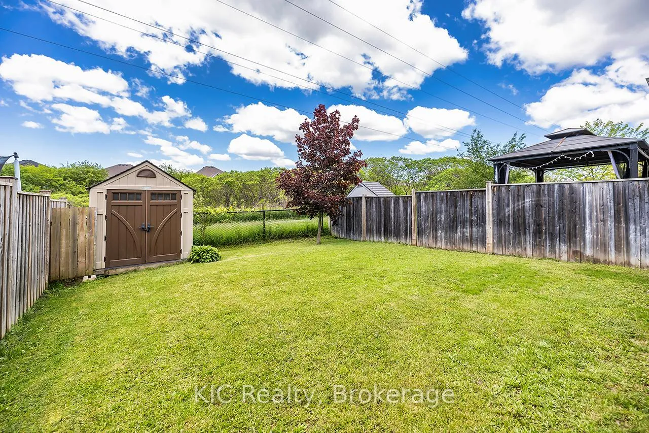 Photo 33 of 40 Puttingedge Drive, Whitby, Rolling Acres — HOMEH