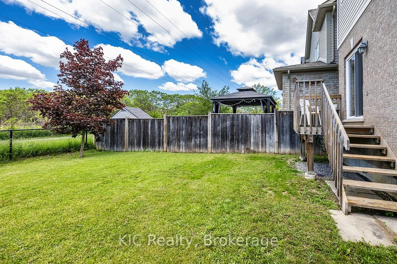 Photo 34 of 40 Puttingedge Drive, Whitby, Rolling Acres — HOMEH