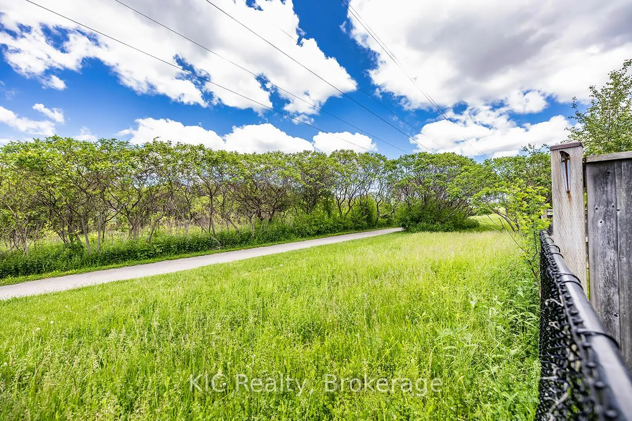 Photo 36 of 40 Puttingedge Drive, Whitby, Rolling Acres — HOMEH