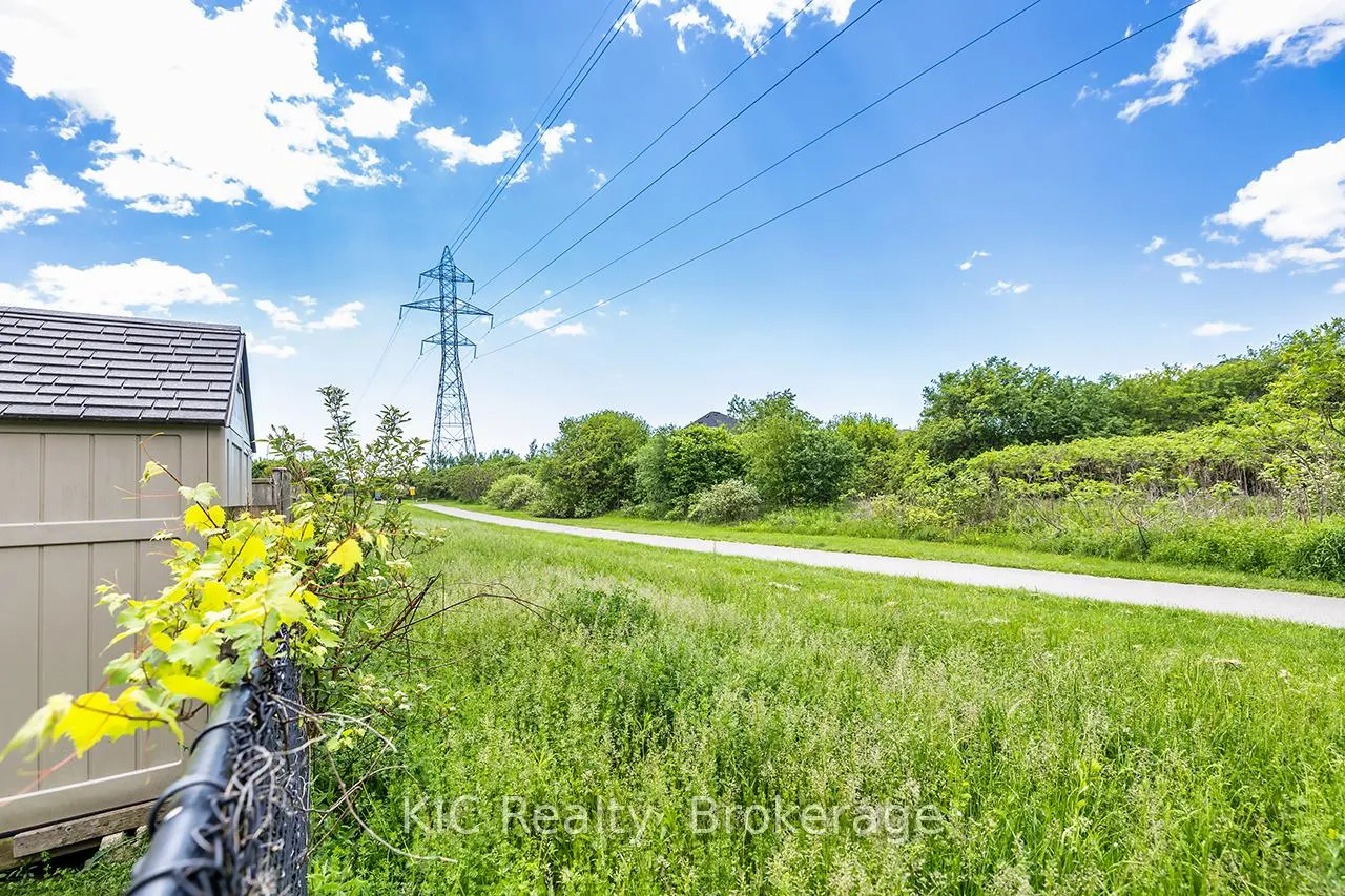 Photo 37 of 40 Puttingedge Drive, Whitby, Rolling Acres — HOMEH