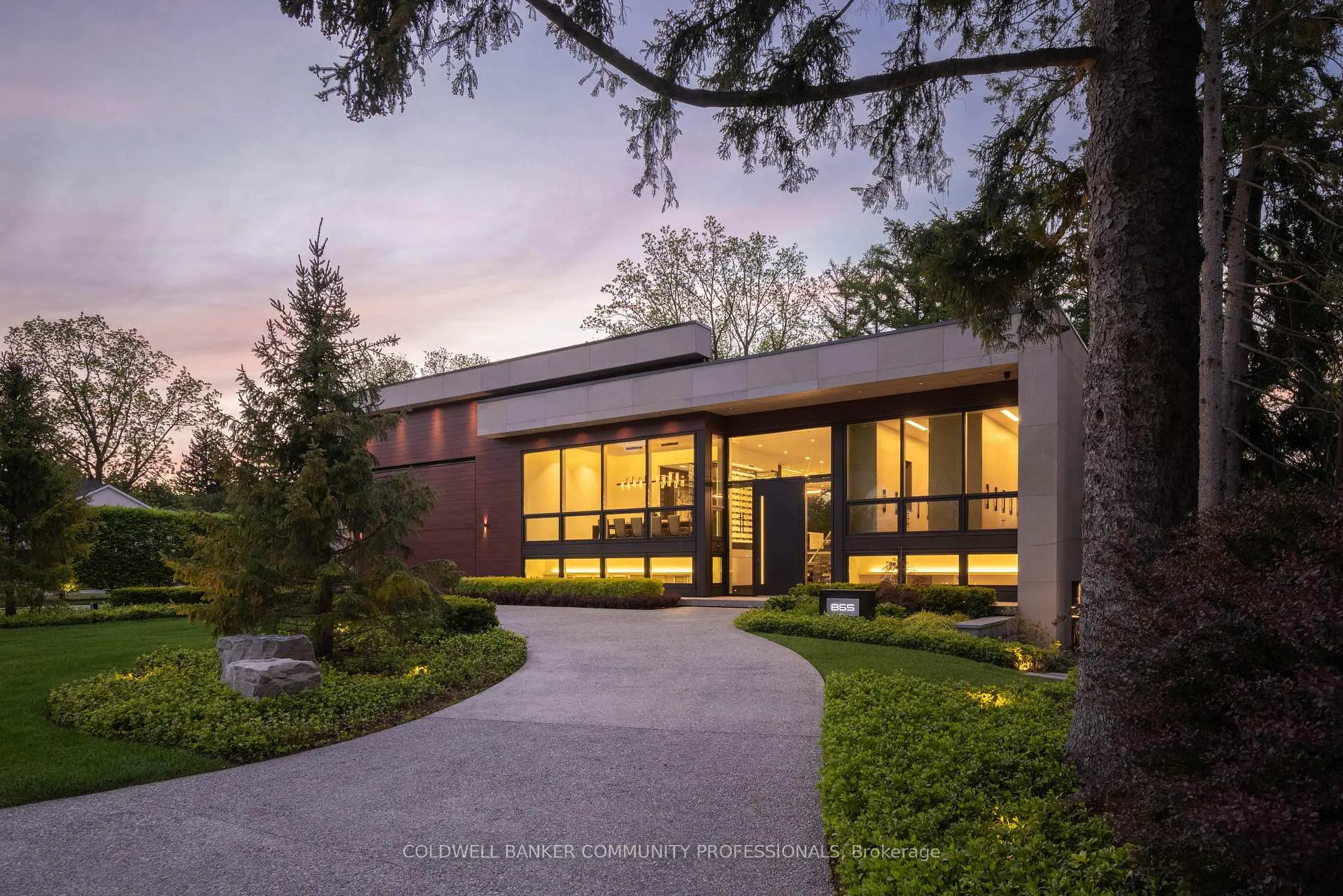 Photo 2 of 865 Glenwood Avenue, Burlington, LaSalle — HOMEH