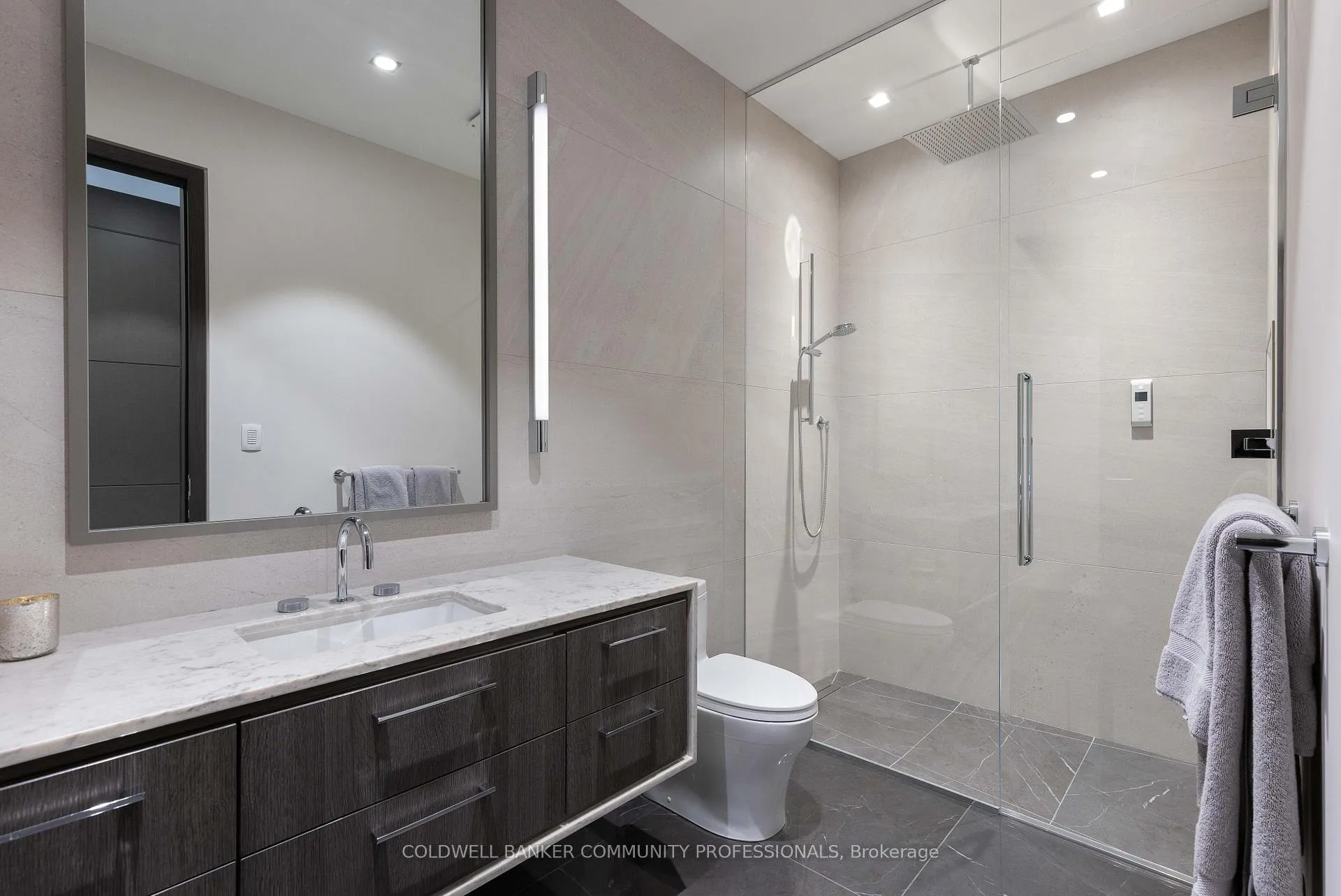 Photo 43 of 865 Glenwood Avenue, Burlington, LaSalle — HOMEH
