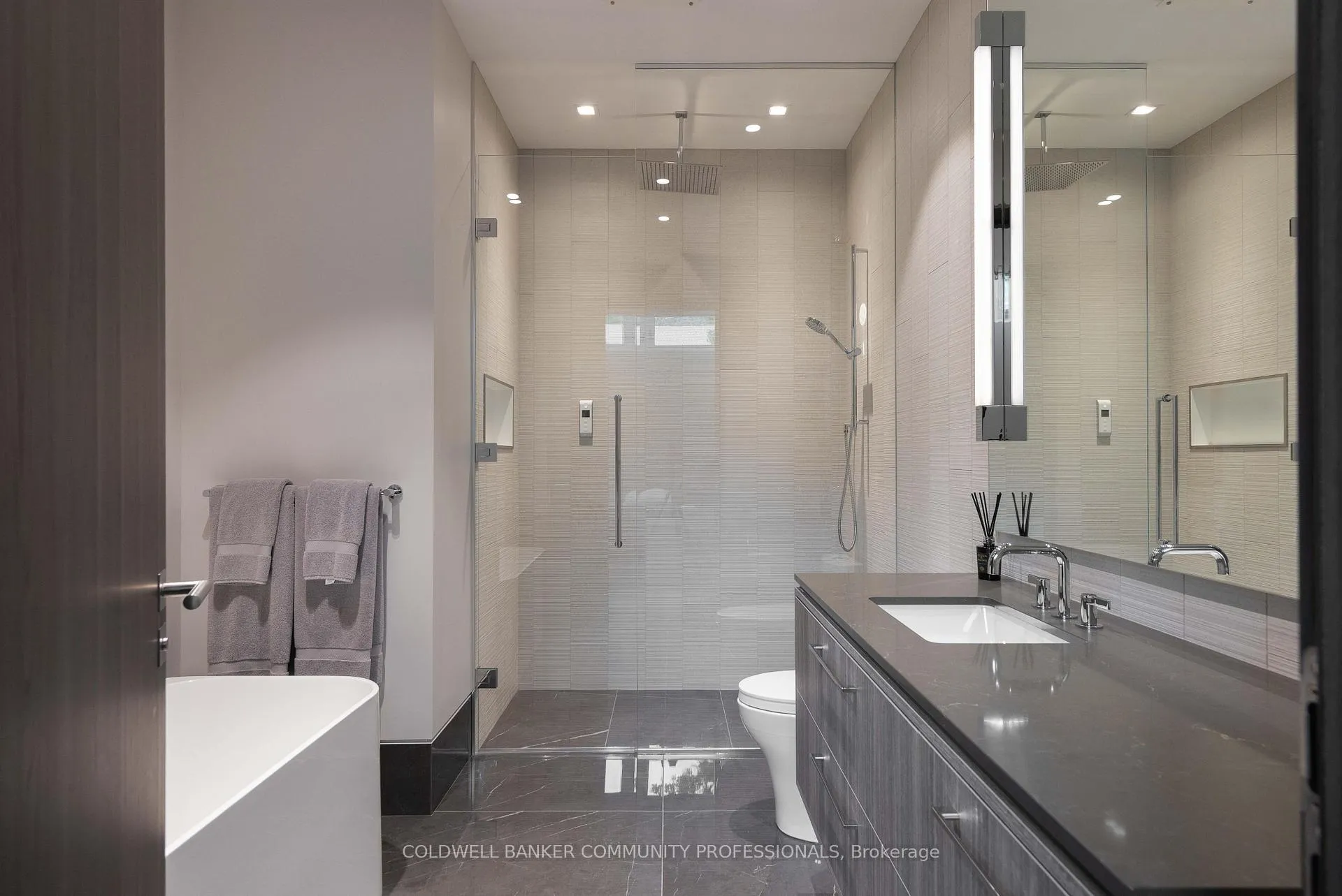 Photo 45 of 865 Glenwood Avenue, Burlington, LaSalle — HOMEH