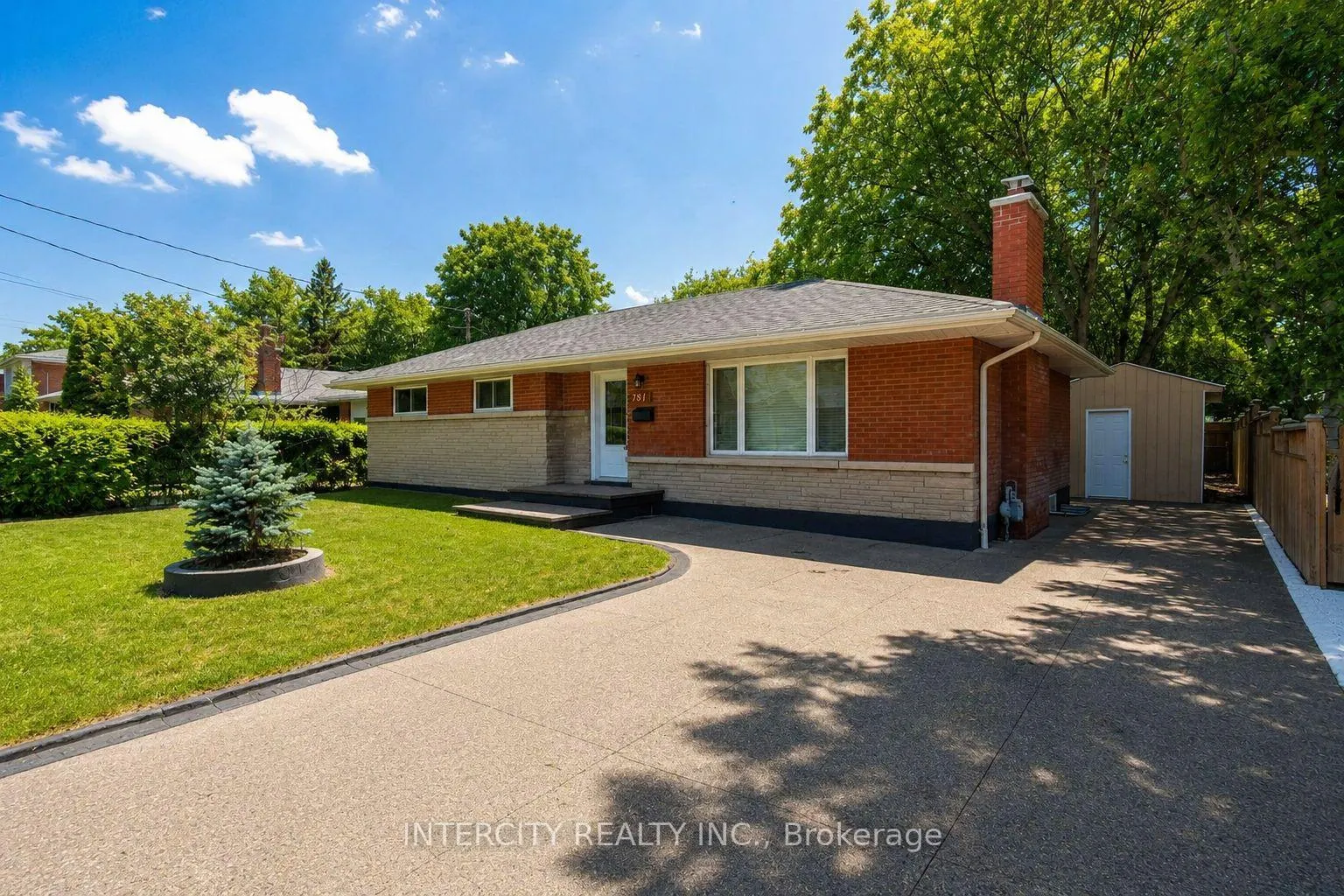 Photo 2 of 781 Drury Lane, Burlington, Brant — HOMEH