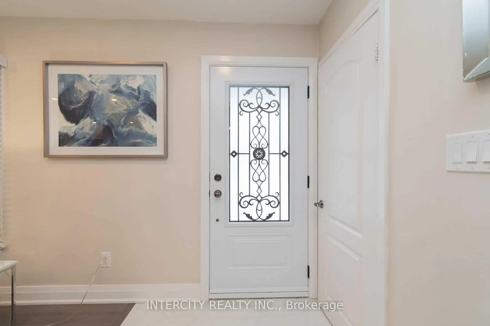 Photo 4 of 781 Drury Lane, Burlington, Brant — HOMEH