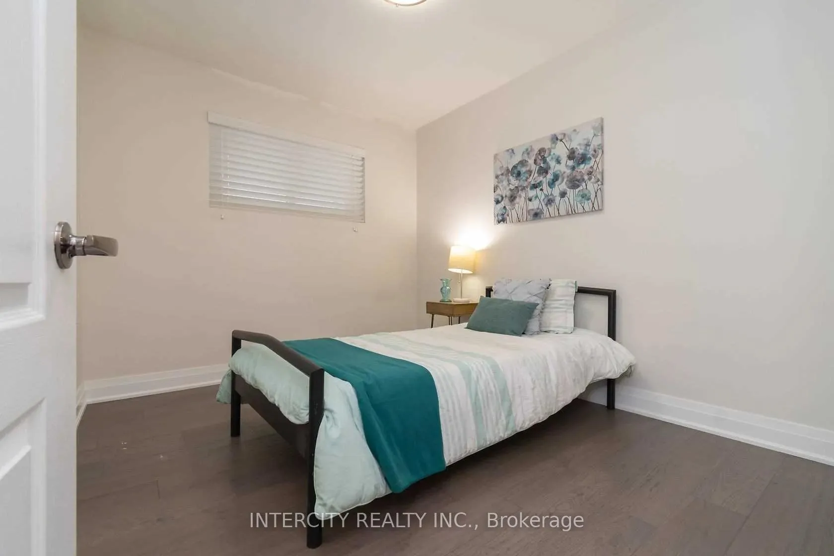 Photo 14 of 781 Drury Lane, Burlington, Brant — HOMEH